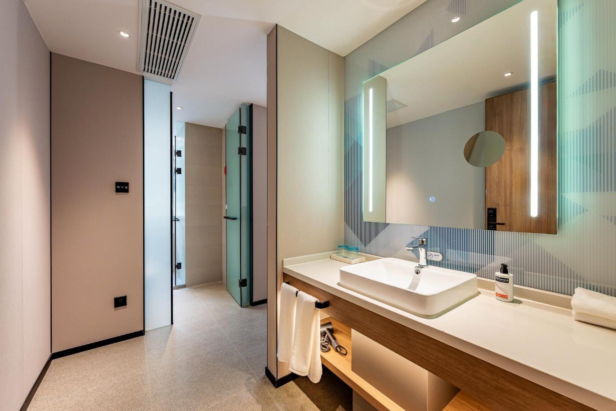 Holiday Inn Express Shanghai Jing'An Temple By Ihg Exteriér fotografie