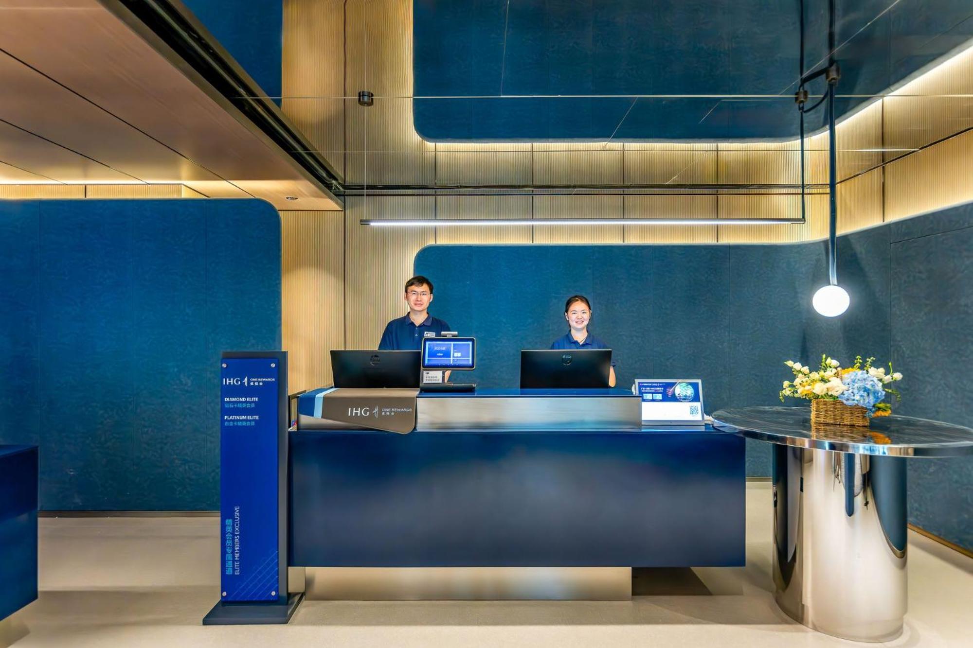 Holiday Inn Express Shanghai Jing'An Temple By Ihg Exteriér fotografie